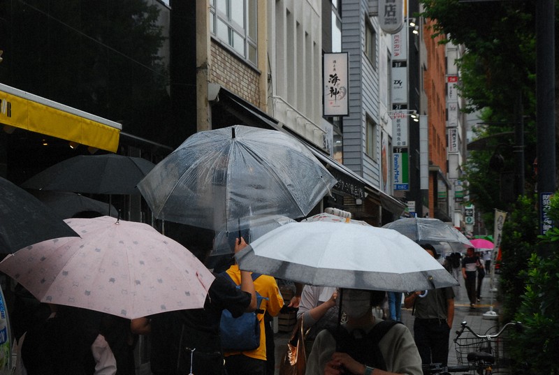 Phường Chiyoda, Tokyo trong buổi chiều mưa ngày 12/7/2024 mua-thang-7-nhat-ban